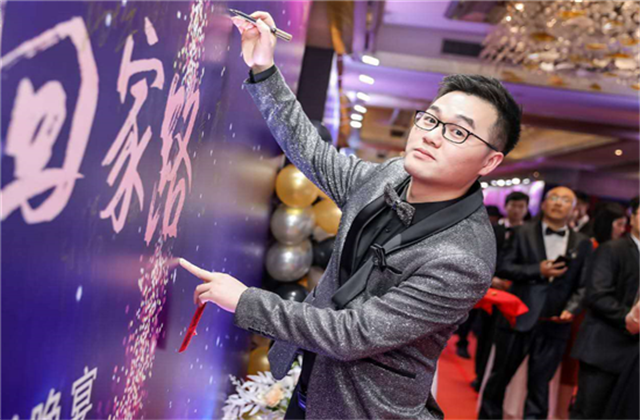 【高光“疫”事】勇敢逆行的特殊“网约车”——DB电竞90后，用信念打通生命运输线